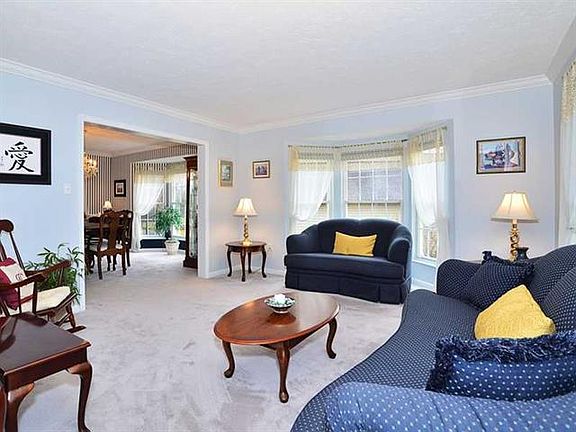 3rd image of 410 Hastings Dr