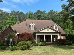 203 Millbrook Cir, Hull, GA 30646