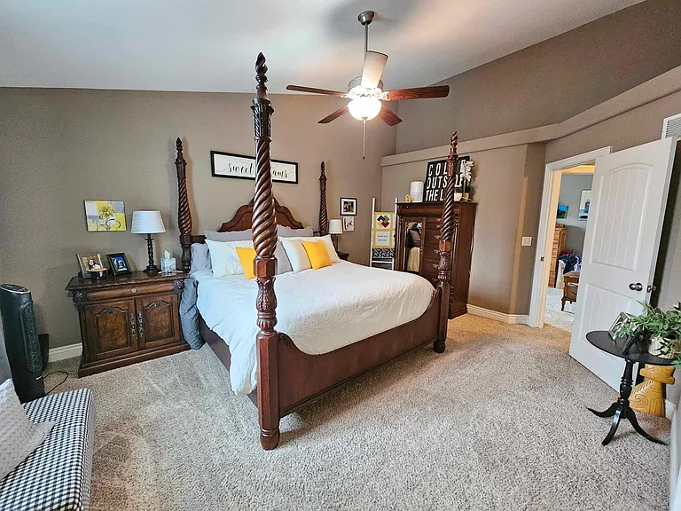 4712 Plumthicket Dr — Photo 6