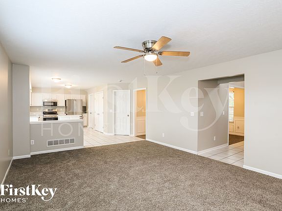 5th image of 935 Grandstone Ct