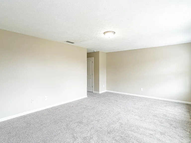 1096 Shire Dr — Photo 13