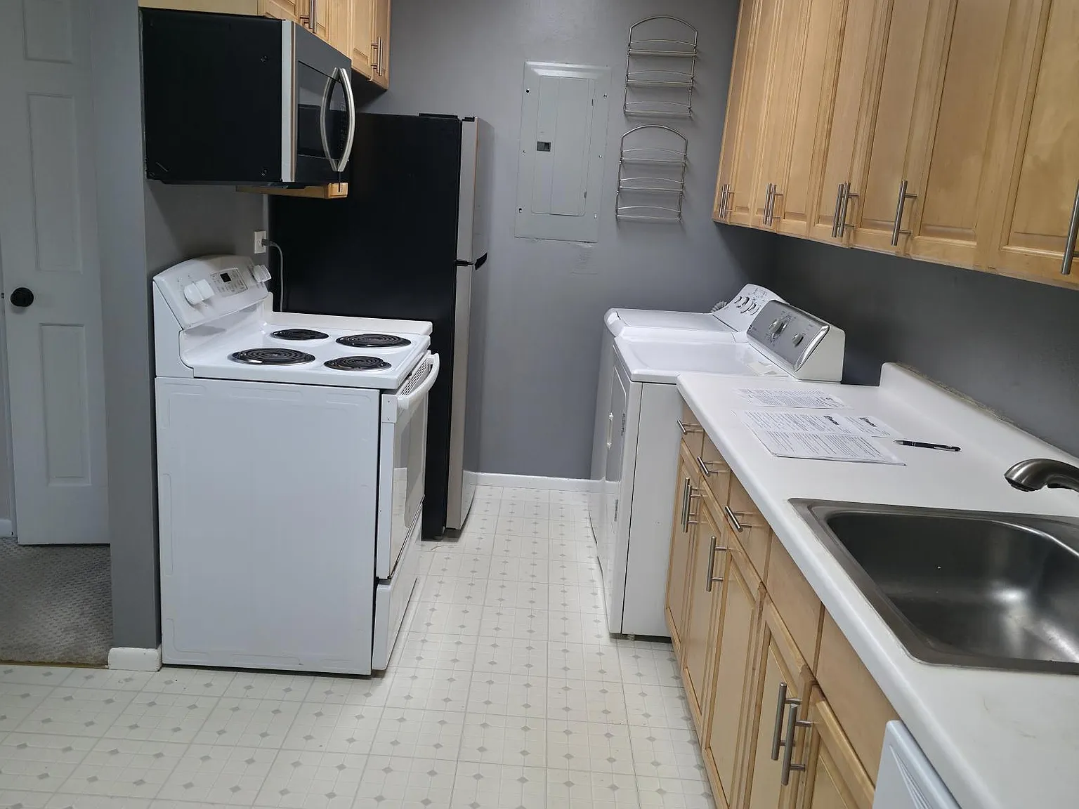 2 bed, 3.0 bath, 1284 sqft, $1,850 — Photo 1