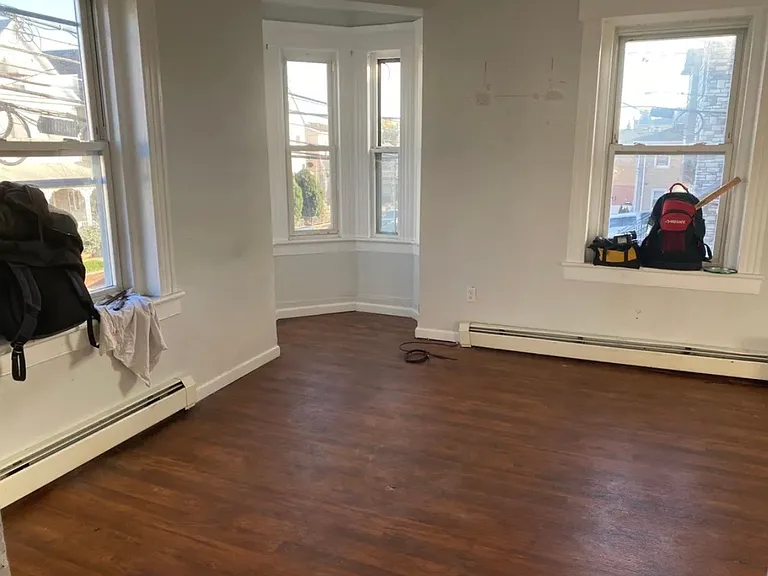 335 Washington Ave — Photo 8