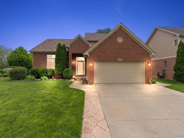 8698 Paul Dr, Washington, MI 48094