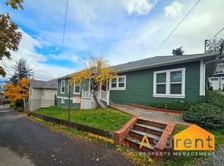 12 Beach Ave, Ashland, OR 97520