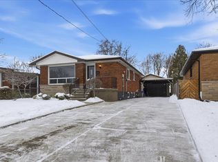 132 June St, Hamilton, ON L9A 2R9