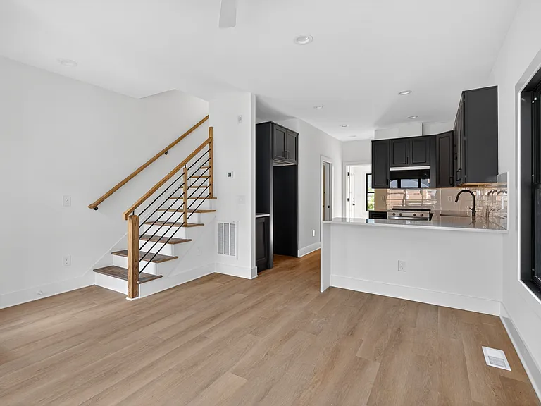 2203 Tampa Ave #A — Photo 7