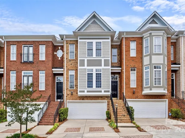 3008 Luke Crossing Dr, Charlotte, NC 28226
