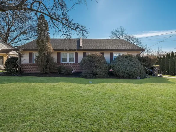 427 Saw Mill Ln, Horsham, PA 19044