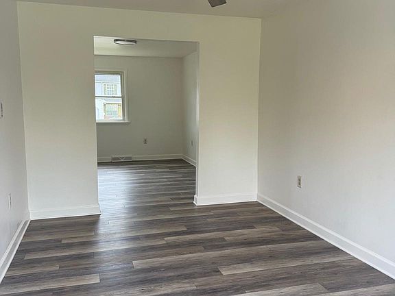 3rd image of 309 Groffdale Rd