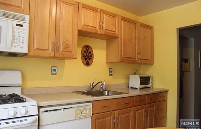 1st image of 2330 Linwood Ave #2F-302F