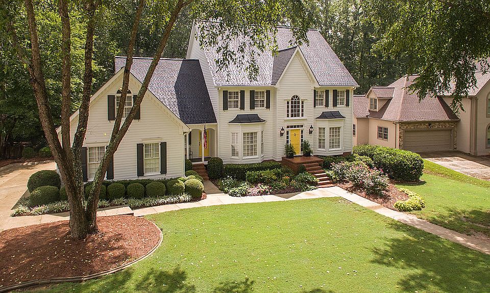 1st image of 3039 Oaktree Lndg NE