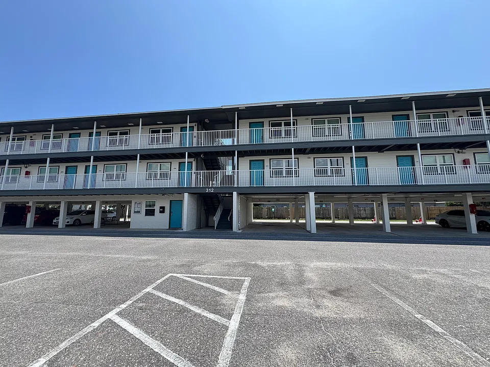 312 Bream Ave #201