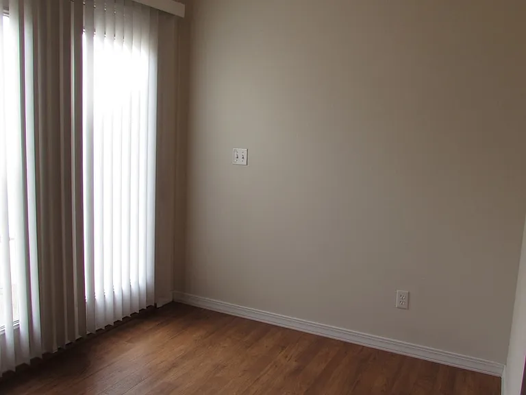 114 Andrews Dr — Photo 10