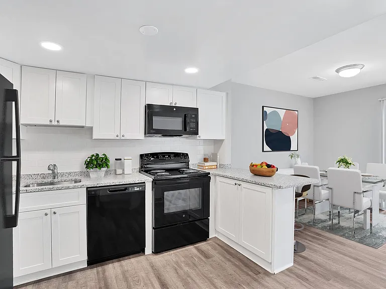 Regency Club Townhomes & Apartments — Photo 10