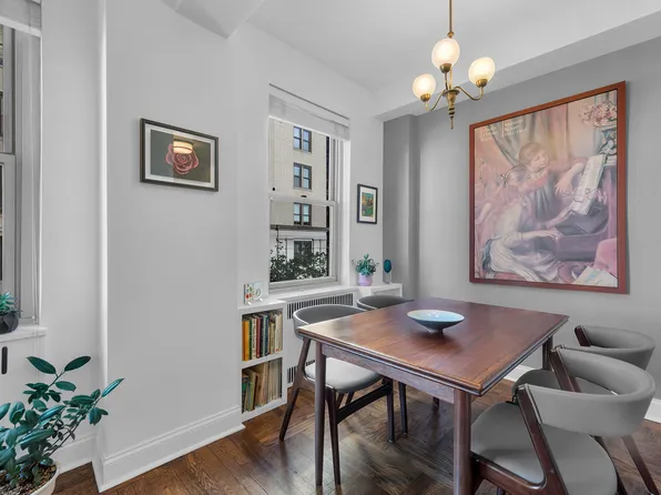 1150 Park Avenue image 2 of 7