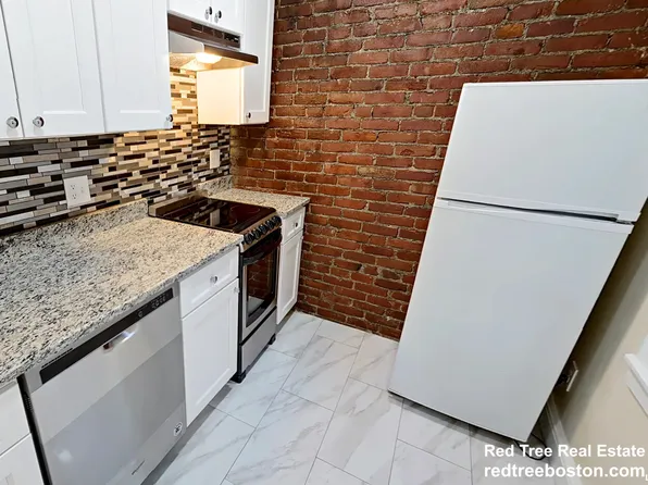 47 Cameron St, Brookline, MA 02445