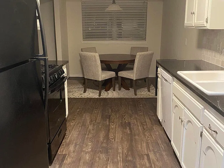 Perfect dining area off the kitchen and open to the living room.