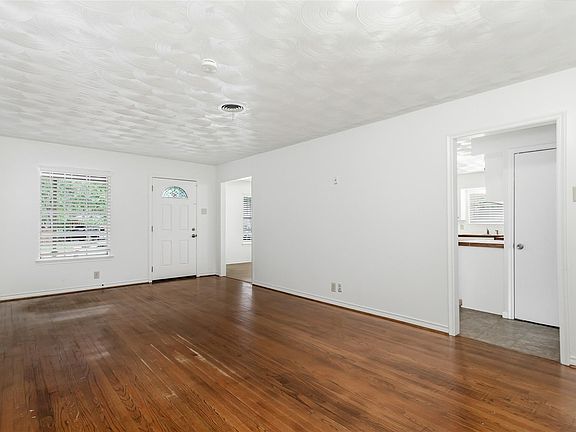 4th image of 11050 Wyatt St