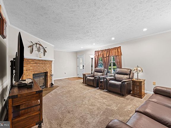 2nd image of 15950 Crowfoot Ct
