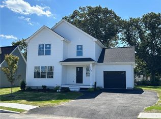 38 Red Maple Ln, Warwick, RI 02886