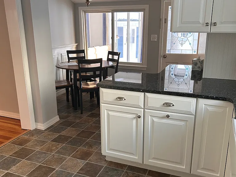22 Indianola Rd E — Photo 8