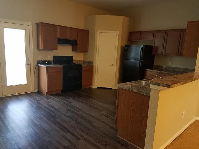 6103 Ridan Ln — Photo 9