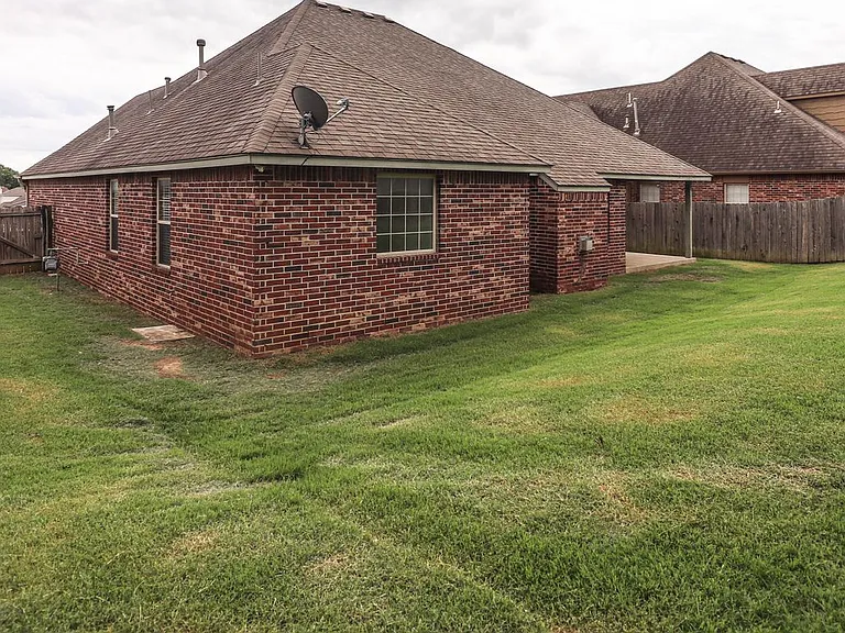 15022 S Justin Ave — Photo 36