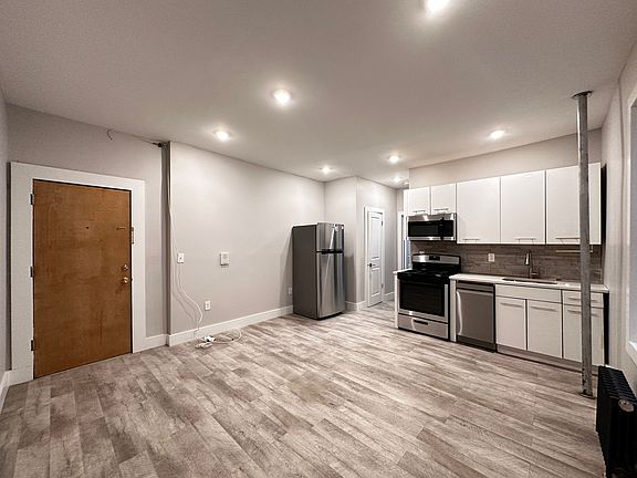2nd image of 126-28 Corbin Ave #201