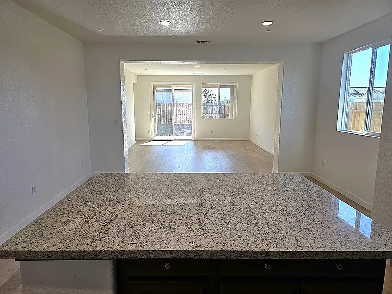 1870 Trinity Ct — Photo 10