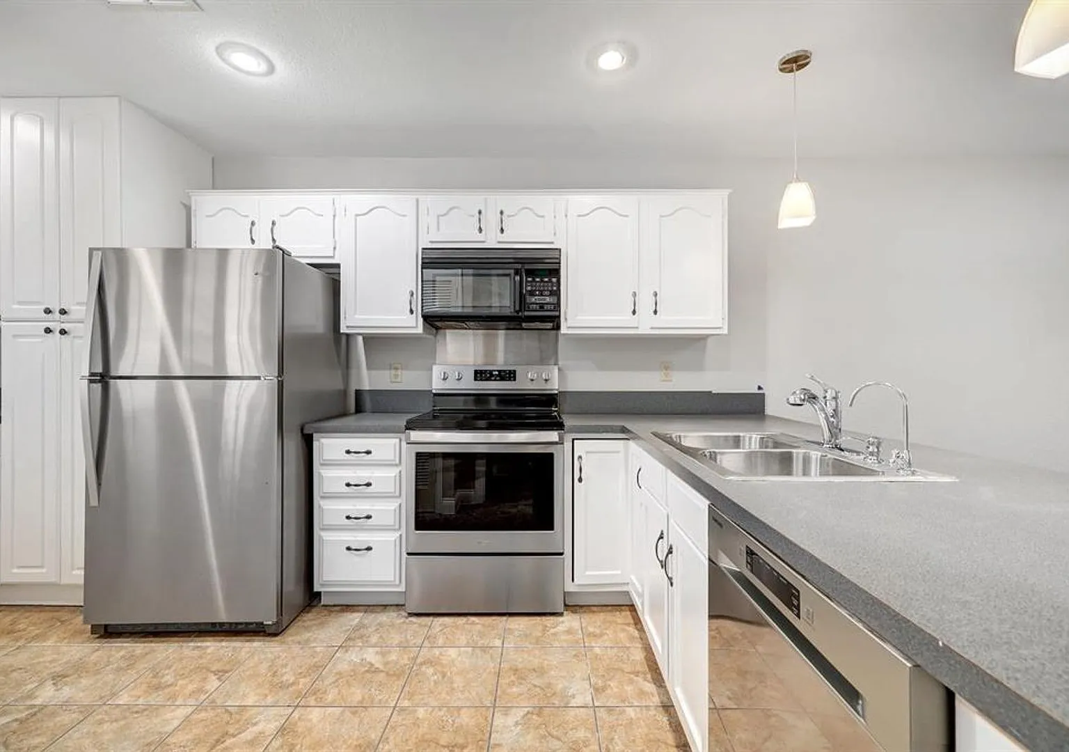 7211 Lakewood Dr #G124, Austin, Texas 78750 — Photo 1