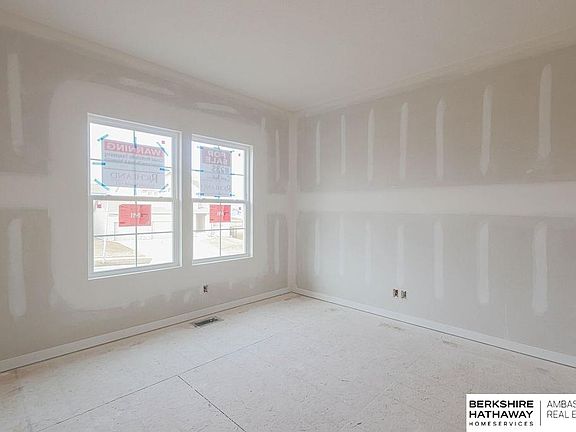 5th image of 11235 Cove Hollow Dr