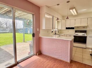 10 Amethyst Ave, Richmond, BC V7A3A6