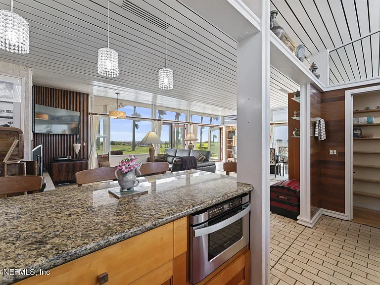 2337 Seminole Rd #A — Photo 9