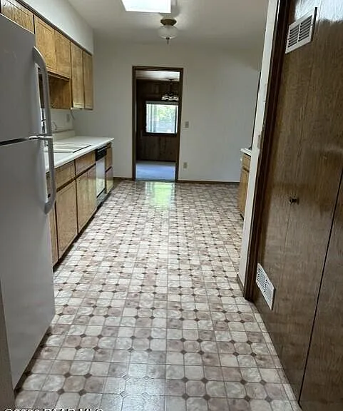 887 N Cochise Dr — Photo 3