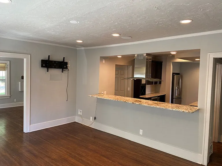 1515 S Carson Ave — Photo 19