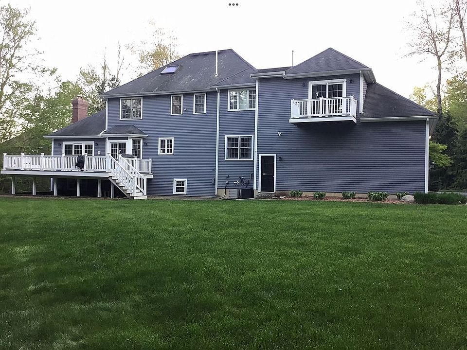 2nd image of 8 Niblick Rd