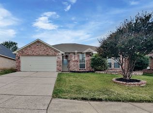 849 Morgan Dr, Burleson, TX 76028