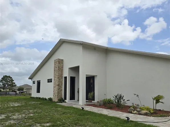 19860 Skyhawk Ln, Loxahatchee, FL 33470