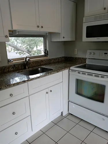 2720 Hope St Photo 1