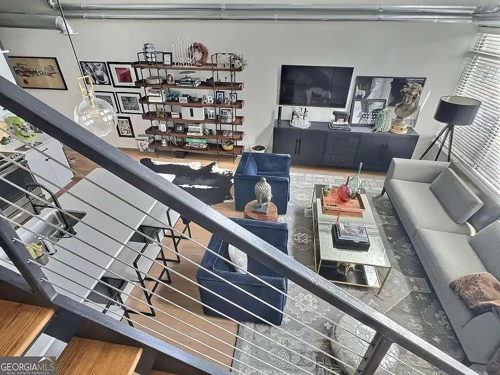 2 bed, 2.0 bath, 2088 sqft, $3,500 — Photo 3