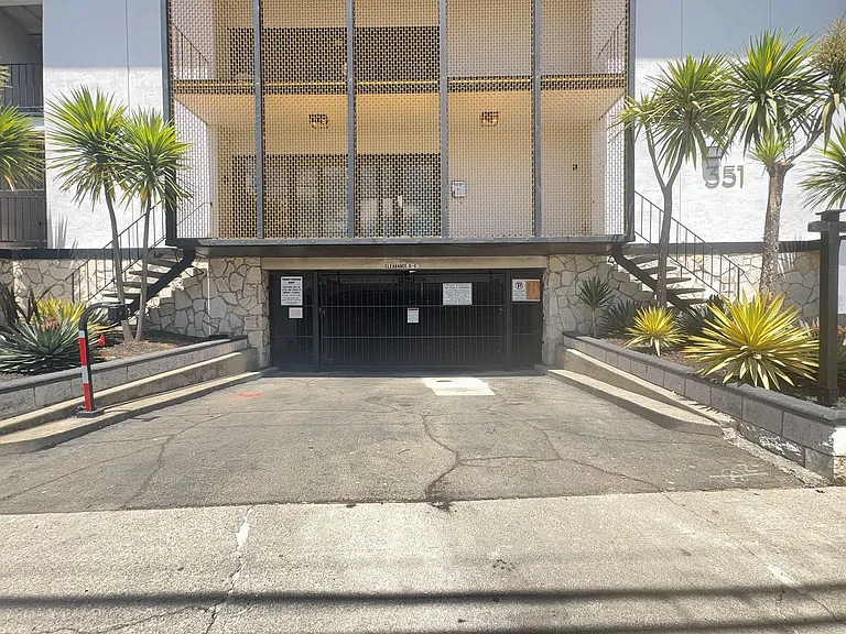 351 Lester Ave — Photo 3