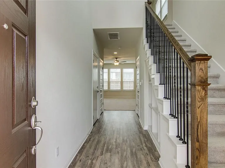 15912 Windroot St — Photo 5