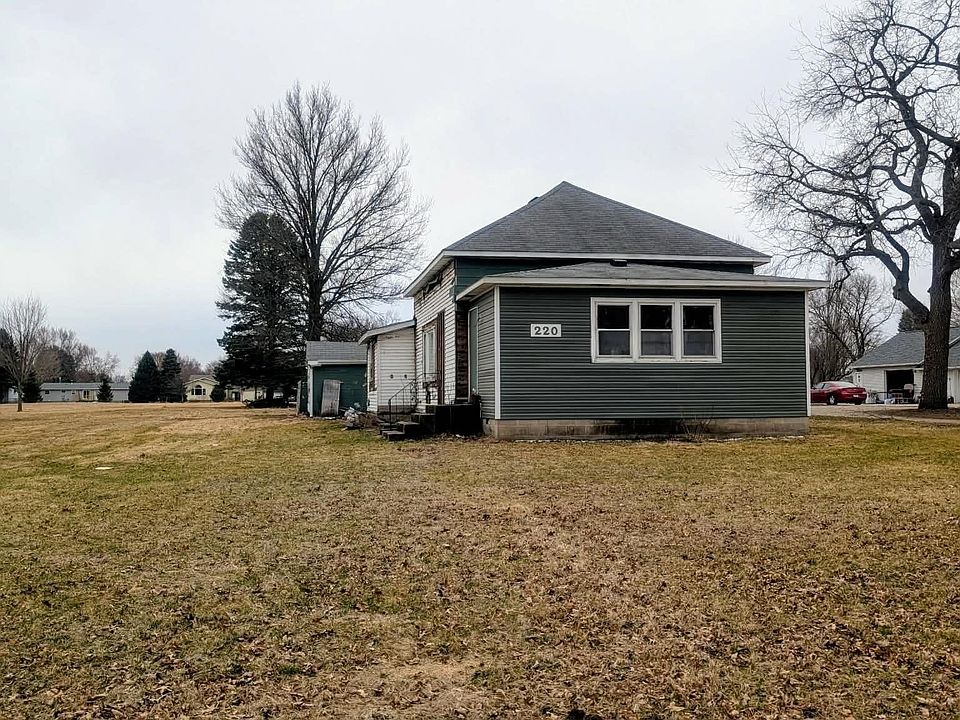 1st image of 220 4th St SW