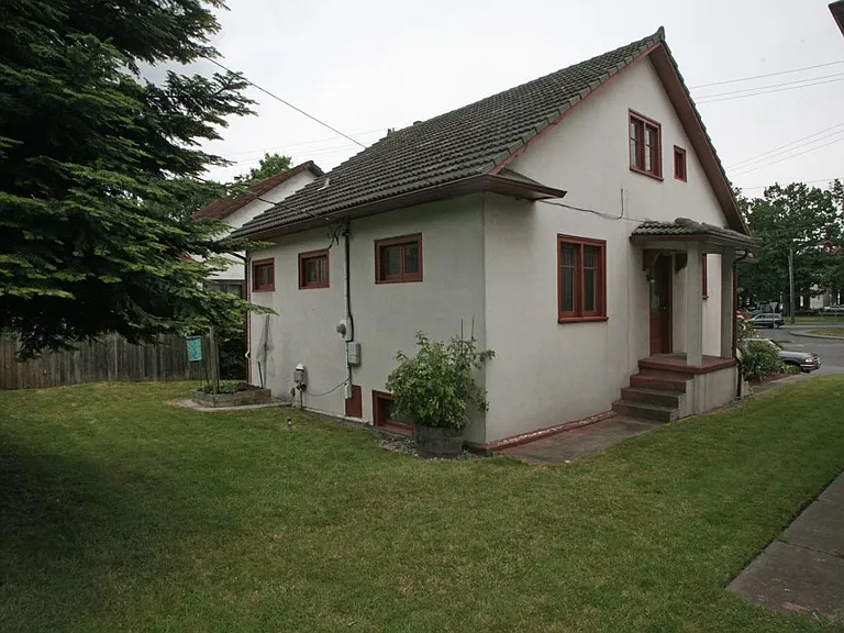 6341 6th Ave NE — Photo 3