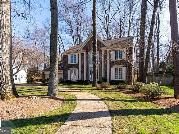 3rd image of 4639 Holleyside Ct