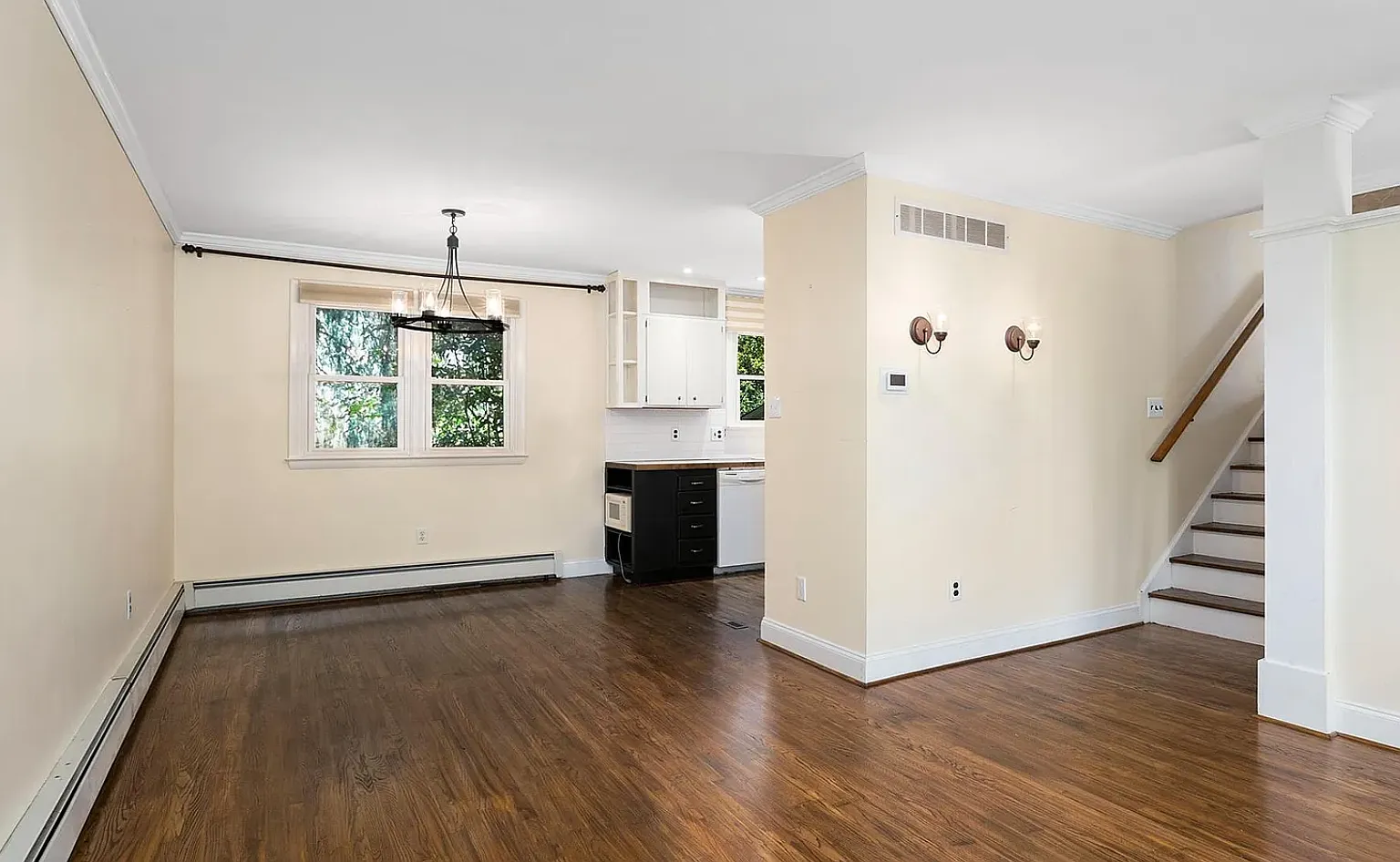 3 bed, 1.5 bath, 1750 sqft, $900 — Photo 3