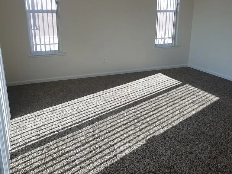 405 Eastwood Ave — Photo 4