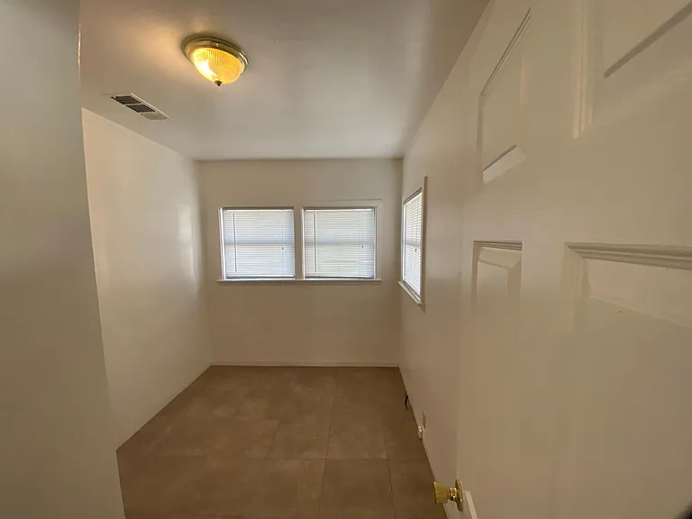307 C St — Photo 19