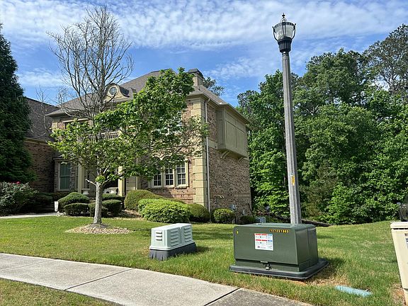 2nd image of 825 Botanica Way